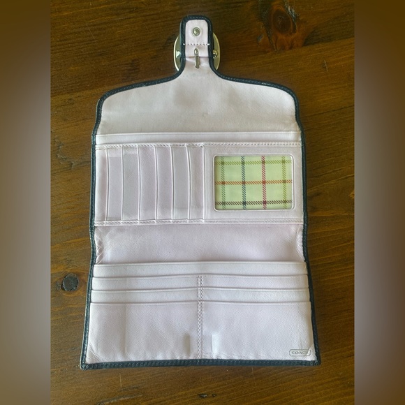 Black Coach Wallet, gently used - Picture 4 of 6